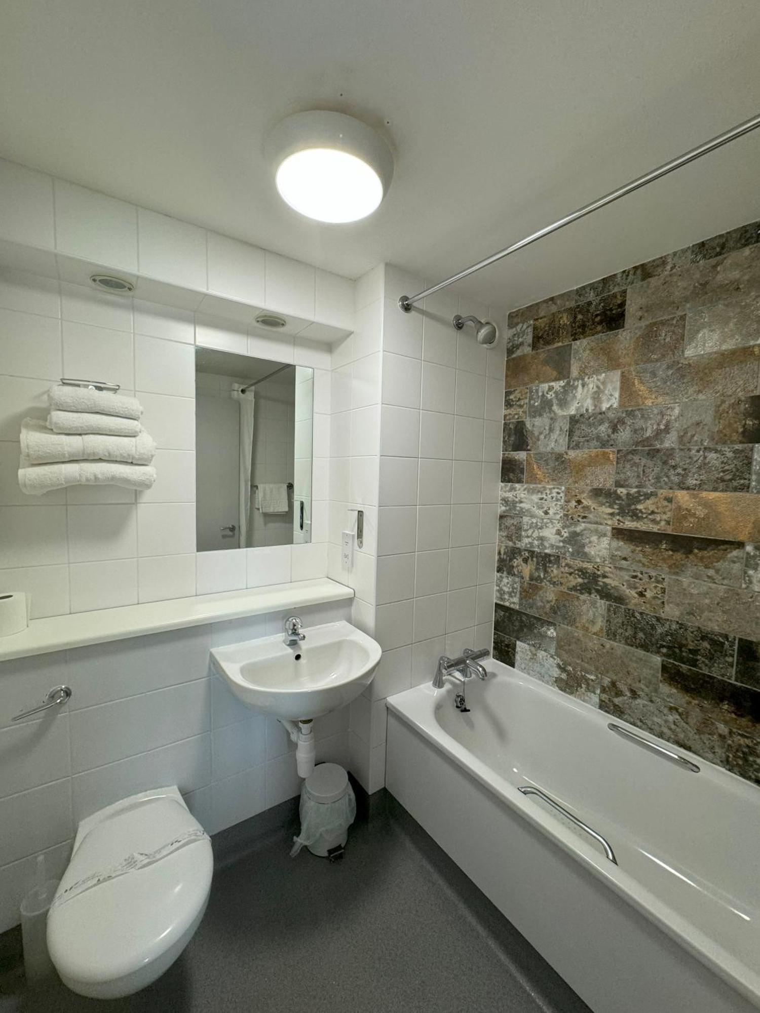 Citilodge Wakefield Hotel By Roomsbooked Екстериор снимка